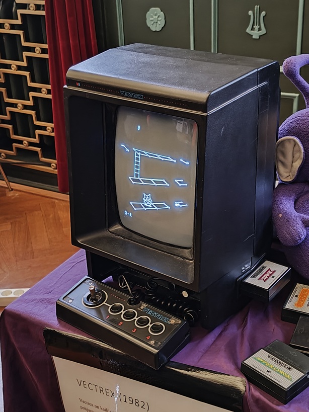 Retro Con Vectrex